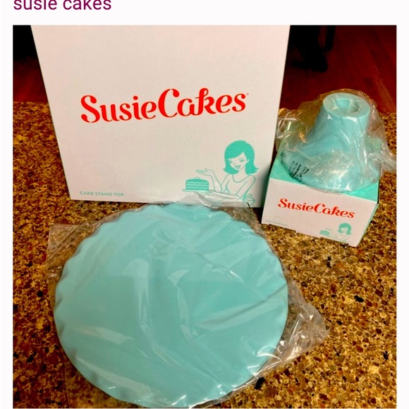 Blue Cake Stand - Picture 2 of 3